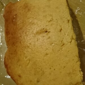 ホットケーキミックスとヨーグルトで　しっとりパン